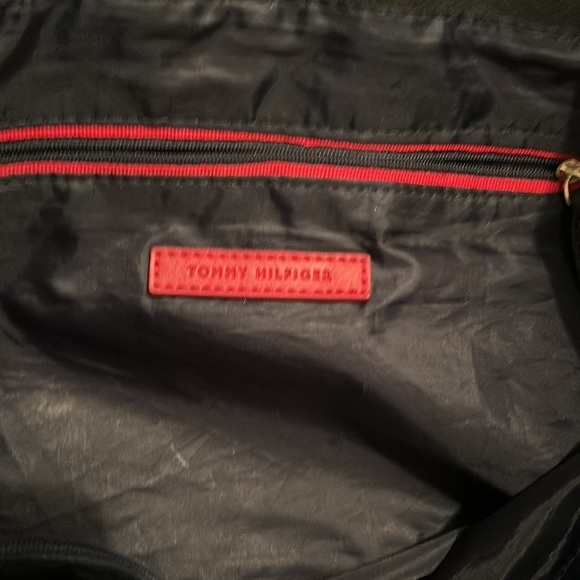 Tommy Hilfiger tote never used. 18.75” with attached bag - Picture 6 of 9